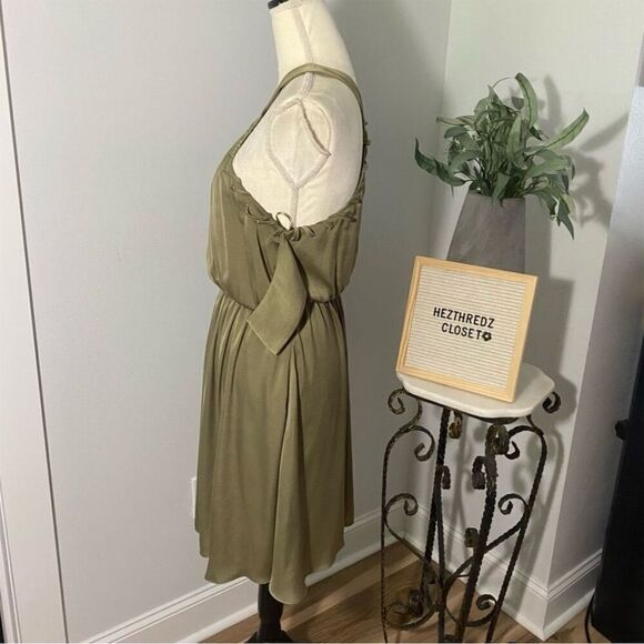 Guess Los Angeles Olive Green Satin Cold Shoulder Dress Size M Party Cocktail - Picture 3 of 8